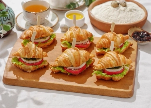 Круассаны с куриным рулетом 